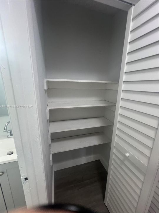 Active With Contract: $275,000 (0 beds, 0 baths, 880 Square Feet)