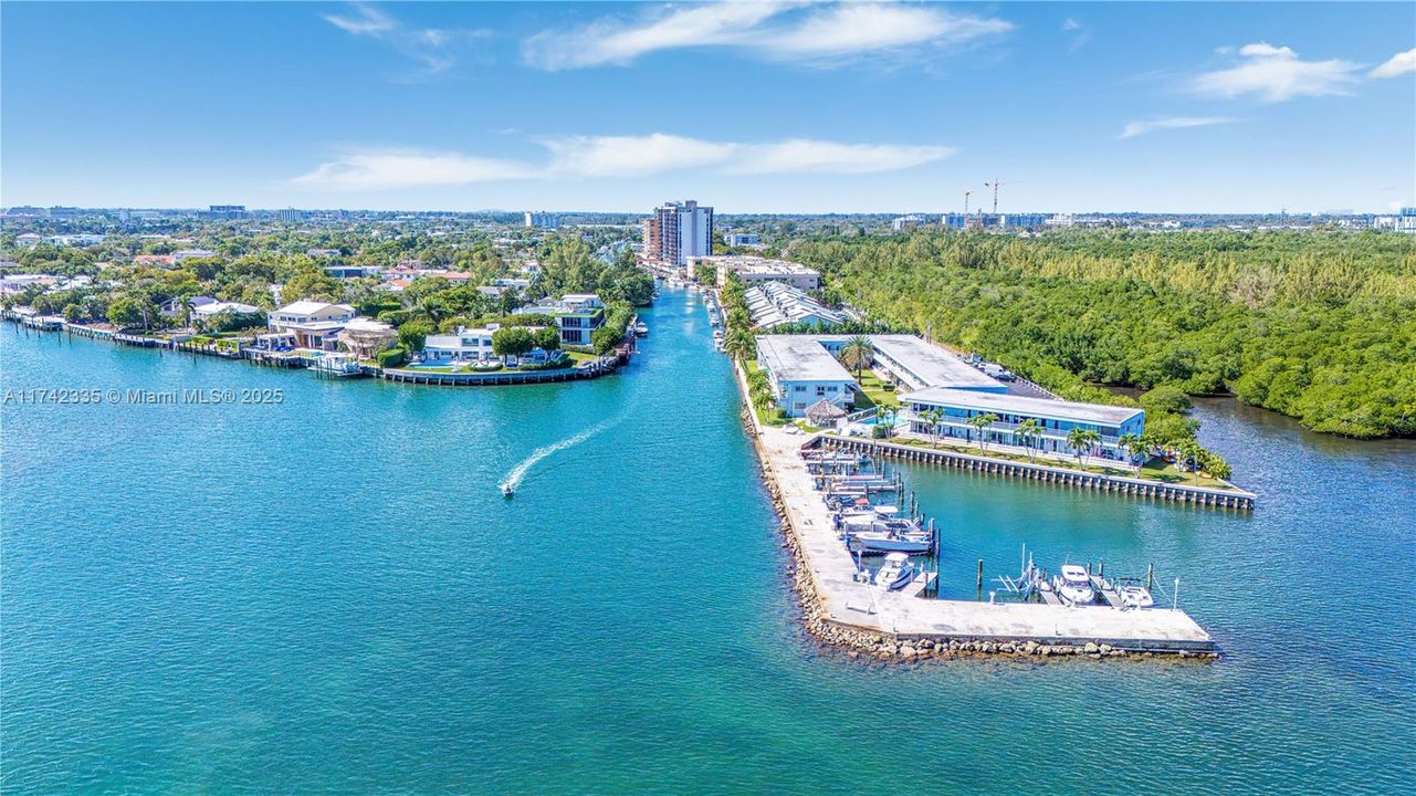 For Sale: $260,000 (1 beds, 1 baths, 620 Square Feet)