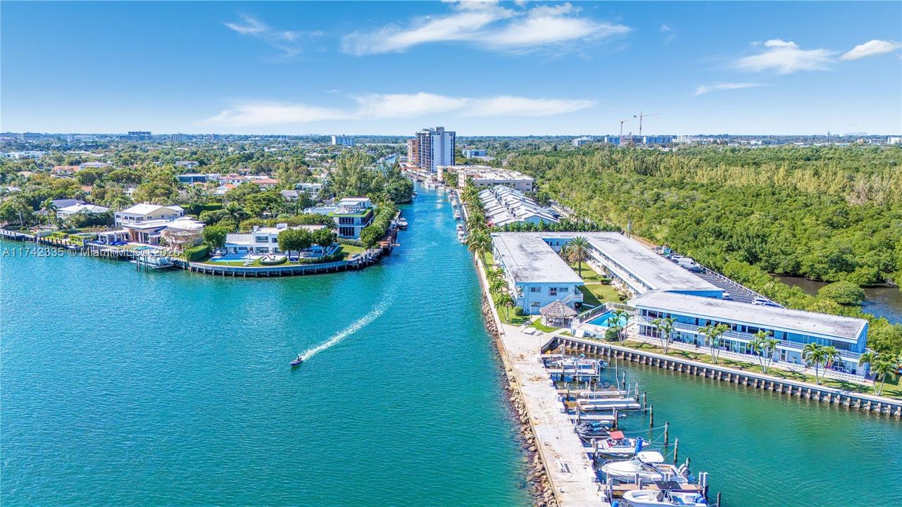 For Sale: $260,000 (1 beds, 1 baths, 620 Square Feet)