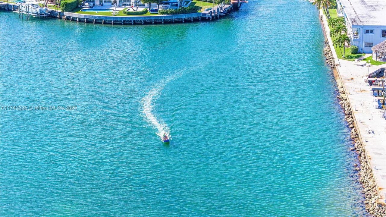 For Sale: $260,000 (1 beds, 1 baths, 620 Square Feet)