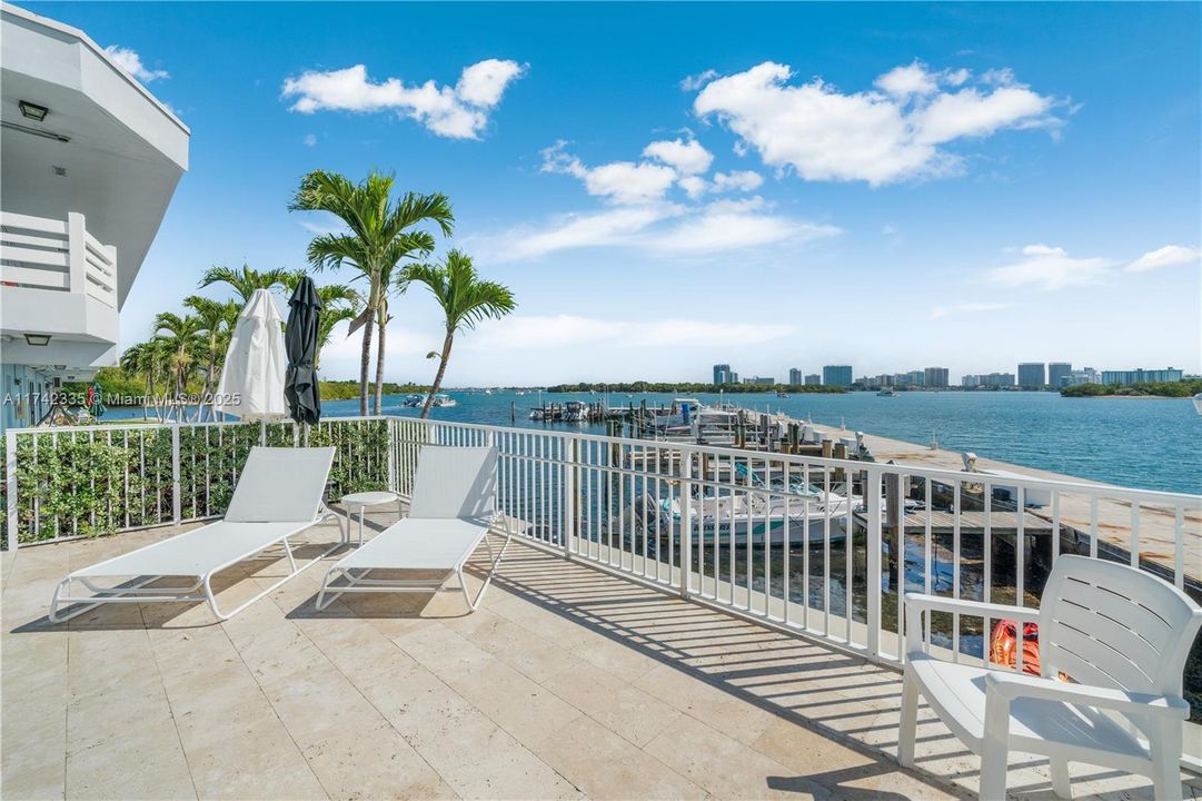 For Sale: $260,000 (1 beds, 1 baths, 620 Square Feet)