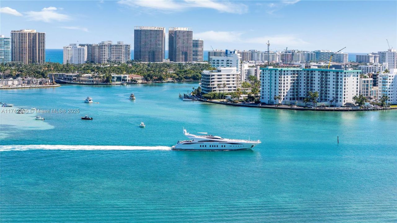 For Sale: $260,000 (1 beds, 1 baths, 620 Square Feet)