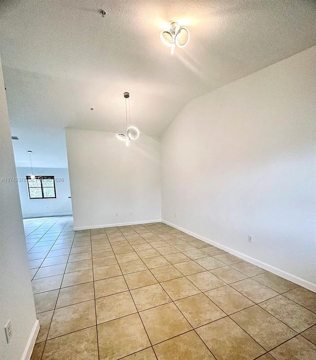 En Venta: $310,000 (3 camas, 2 baños, 1264 Pies cuadrados)