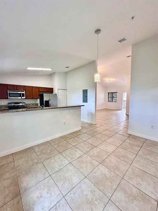 En Venta: $310,000 (3 camas, 2 baños, 1264 Pies cuadrados)