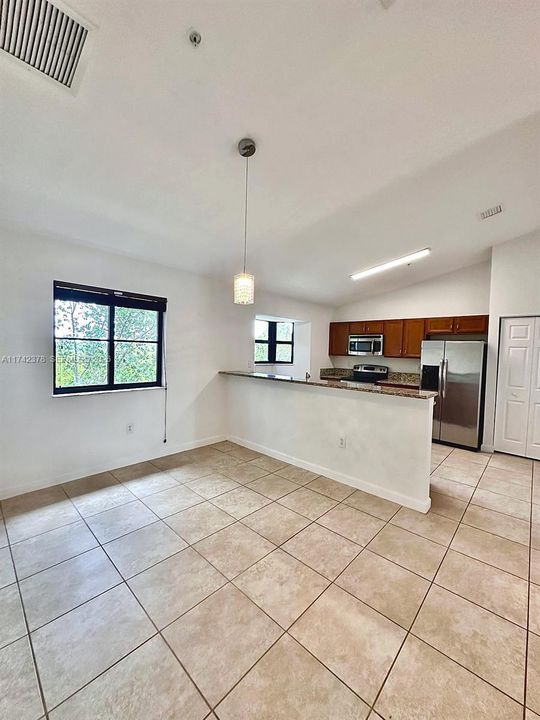 En Venta: $310,000 (3 camas, 2 baños, 1264 Pies cuadrados)