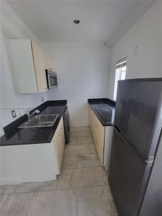 Recently Rented: $1,900 (0 beds, 1 baths, 443 Square Feet)