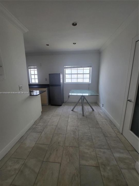 Recently Rented: $1,900 (0 beds, 1 baths, 443 Square Feet)