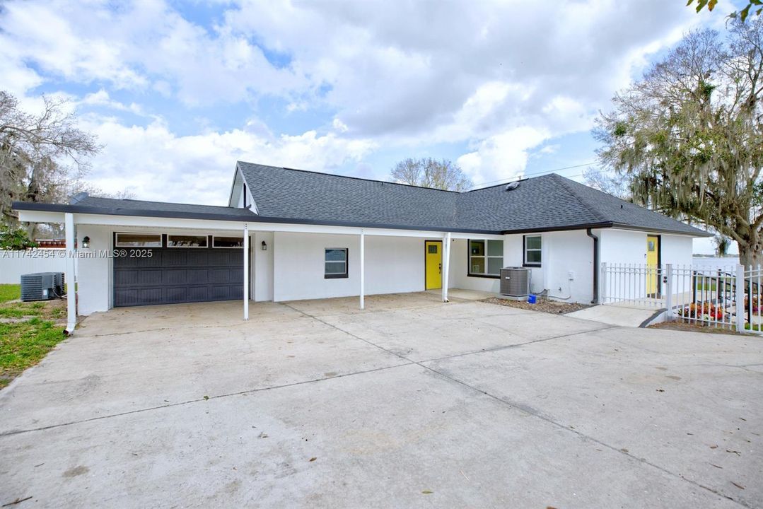 最近售出: $675,000 (3 贝兹, 3 浴室, 3056 平方英尺)