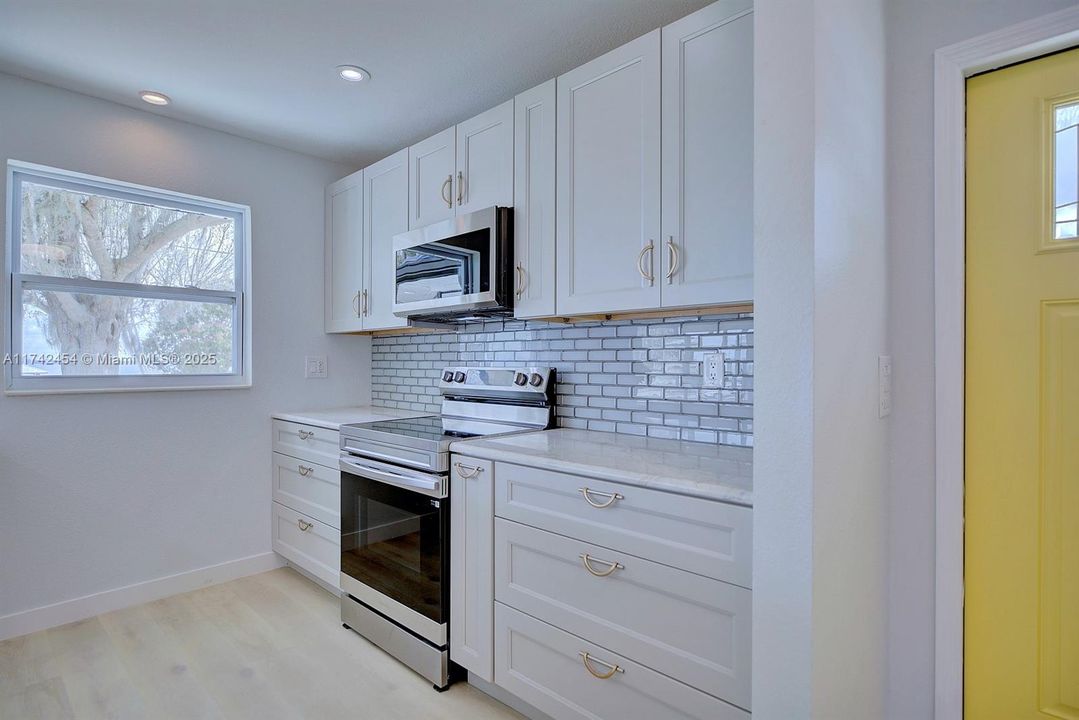 最近售出: $675,000 (3 贝兹, 3 浴室, 3056 平方英尺)