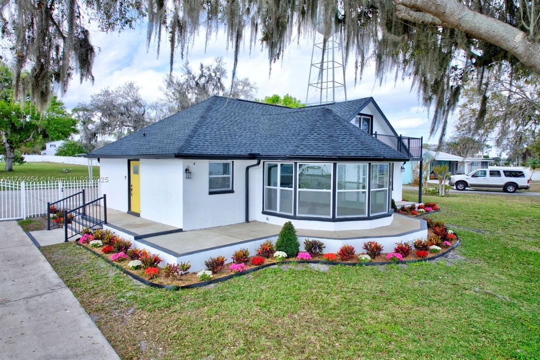 最近售出: $675,000 (3 贝兹, 3 浴室, 3056 平方英尺)