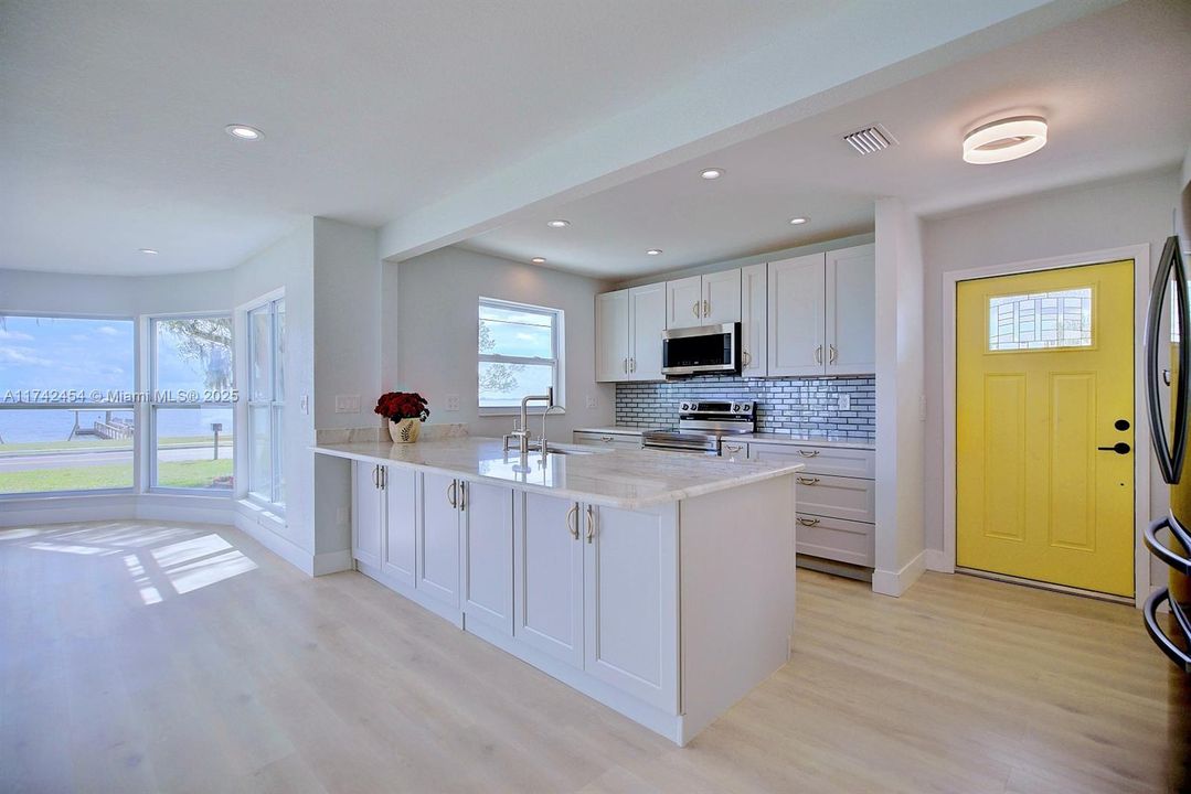 最近售出: $675,000 (3 贝兹, 3 浴室, 3056 平方英尺)