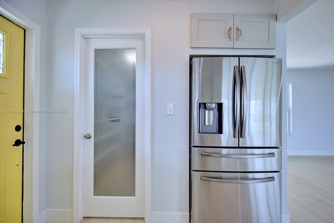 最近售出: $675,000 (3 贝兹, 3 浴室, 3056 平方英尺)