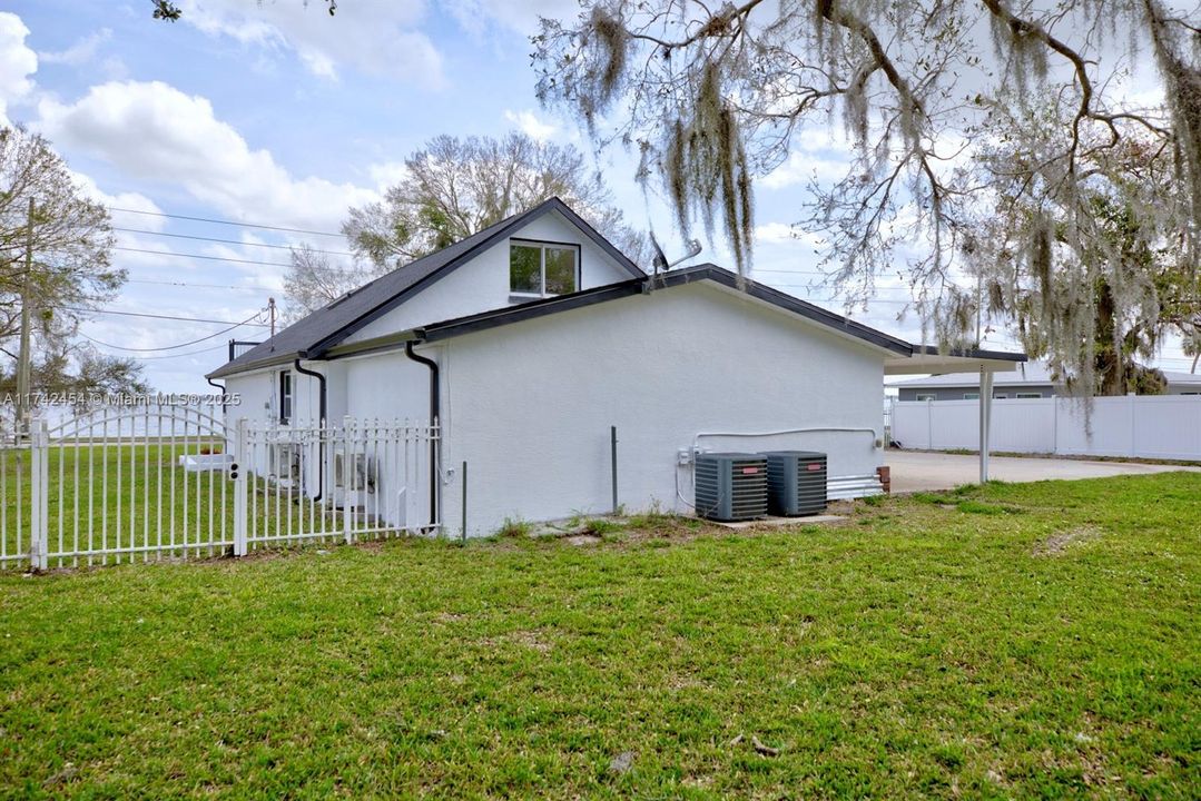 最近售出: $675,000 (3 贝兹, 3 浴室, 3056 平方英尺)