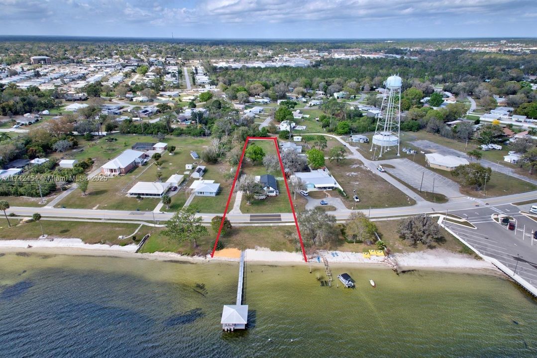 最近售出: $675,000 (3 贝兹, 3 浴室, 3056 平方英尺)