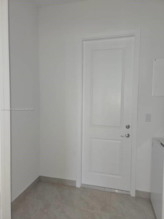 For Rent: $2,950 (3 beds, 2 baths, 0 Square Feet)