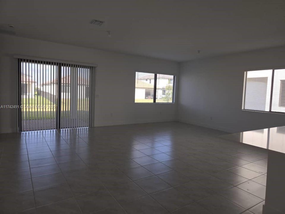 For Rent: $2,950 (3 beds, 2 baths, 0 Square Feet)