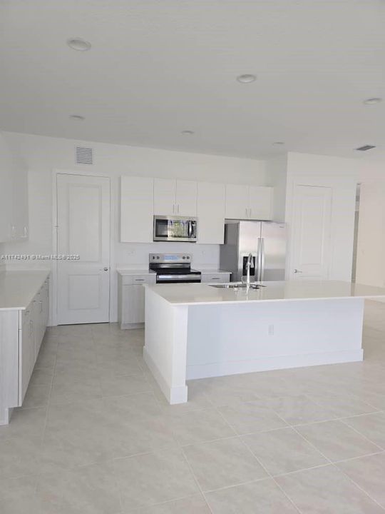 For Rent: $2,950 (3 beds, 2 baths, 0 Square Feet)