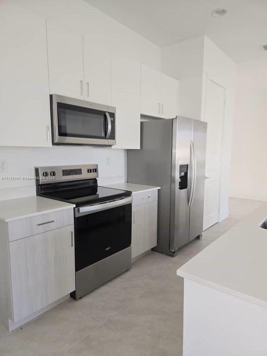 For Rent: $2,950 (3 beds, 2 baths, 0 Square Feet)