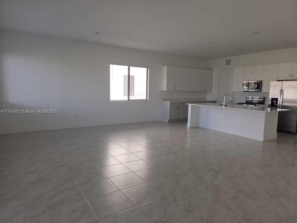 For Rent: $2,950 (3 beds, 2 baths, 0 Square Feet)