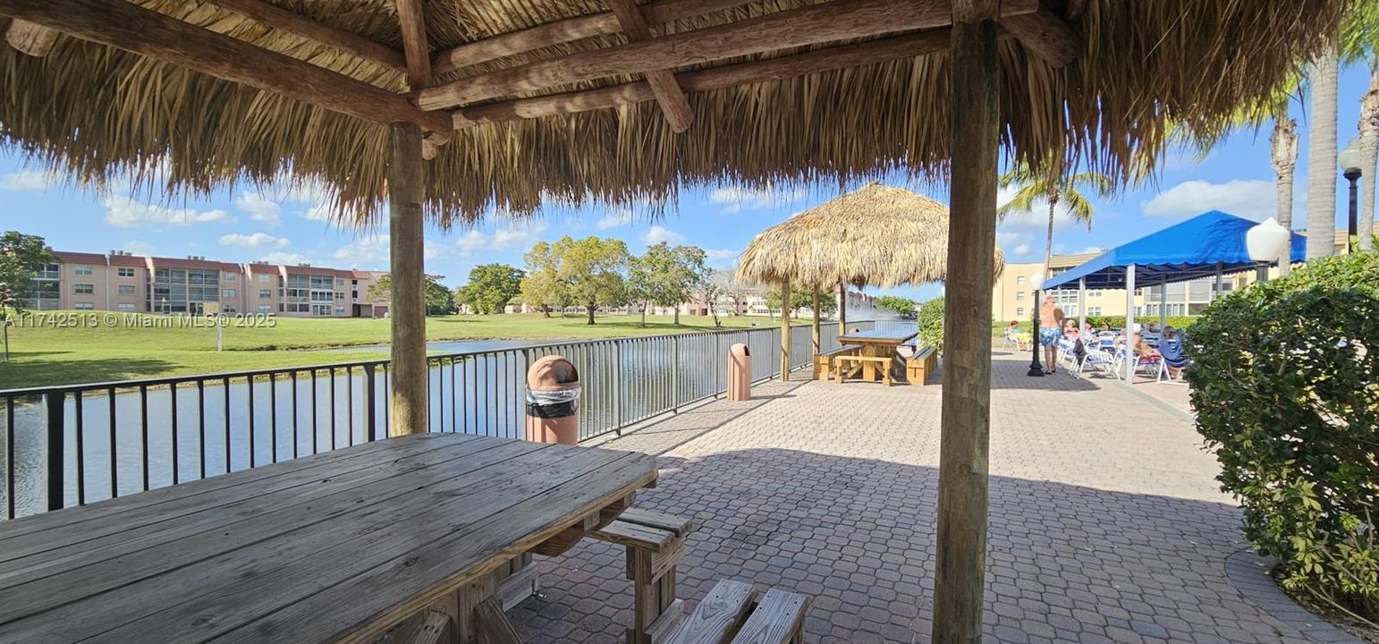 For Sale: $97,000 (2 beds, 2 baths, 850 Square Feet)