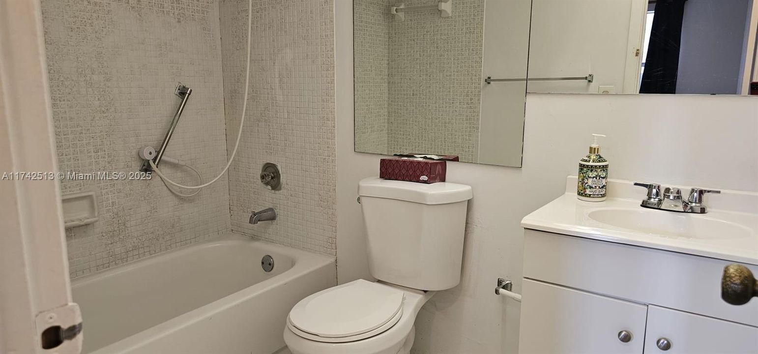 For Sale: $97,000 (2 beds, 2 baths, 850 Square Feet)