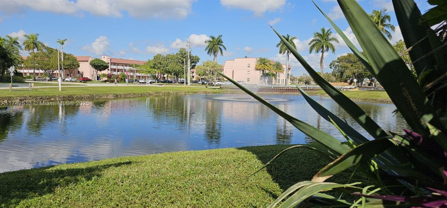 For Sale: $97,000 (2 beds, 2 baths, 850 Square Feet)