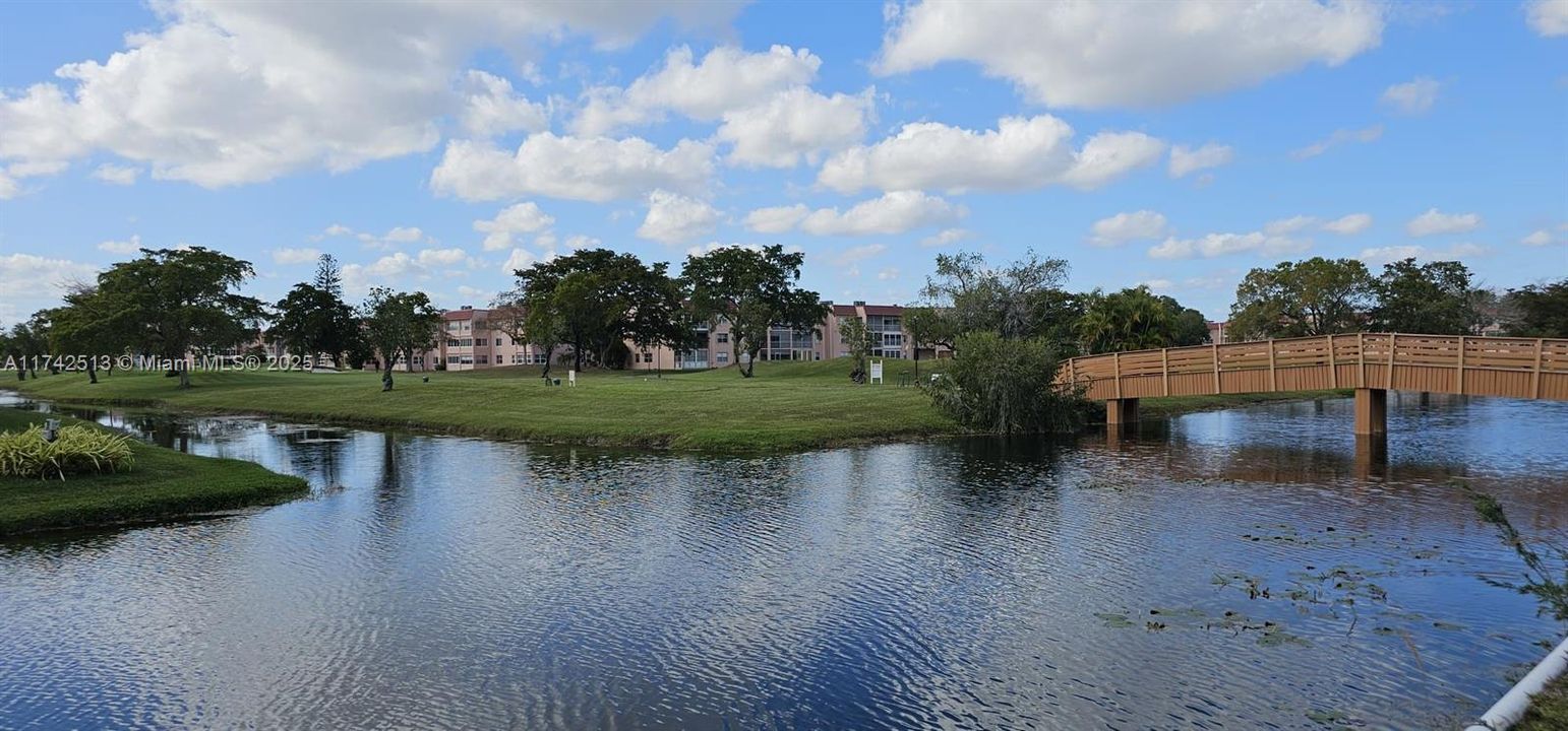 For Sale: $97,000 (2 beds, 2 baths, 850 Square Feet)
