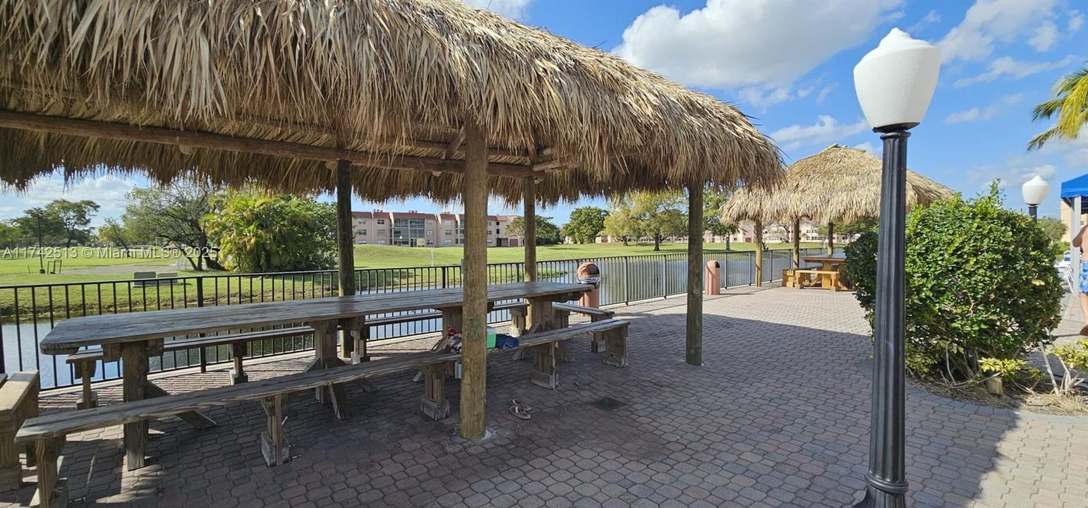 For Sale: $97,000 (2 beds, 2 baths, 850 Square Feet)