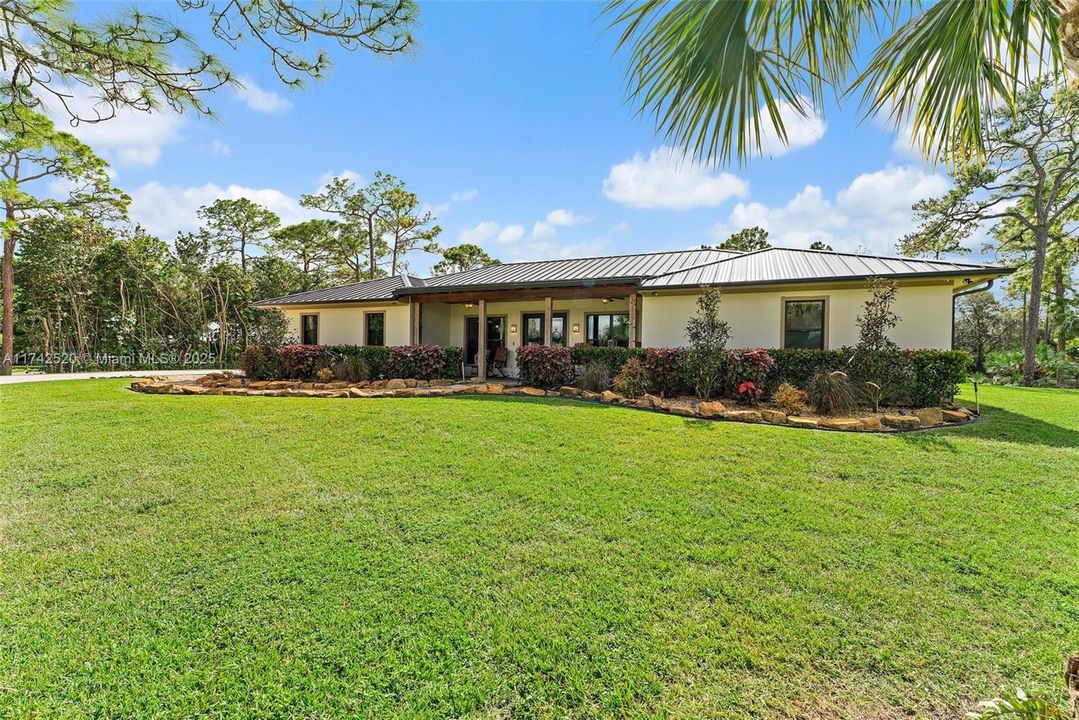 Recently Sold: $2,100,000 (4 beds, 3 baths, 2995 Square Feet)