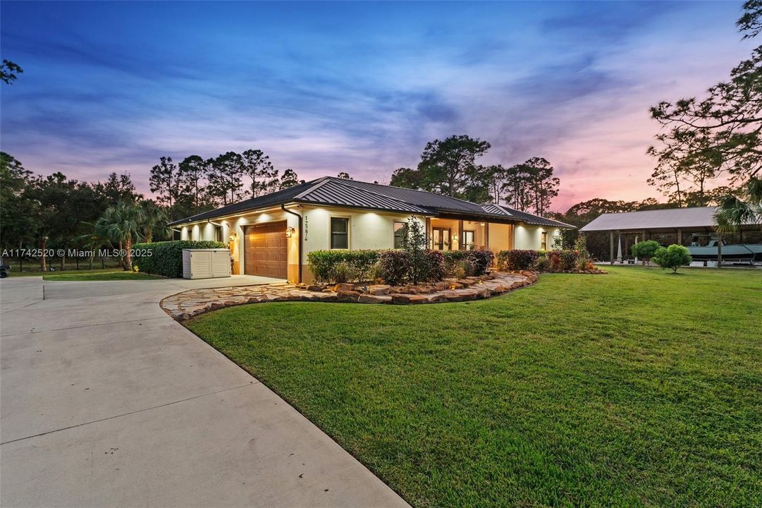 Recently Sold: $2,100,000 (4 beds, 3 baths, 2995 Square Feet)