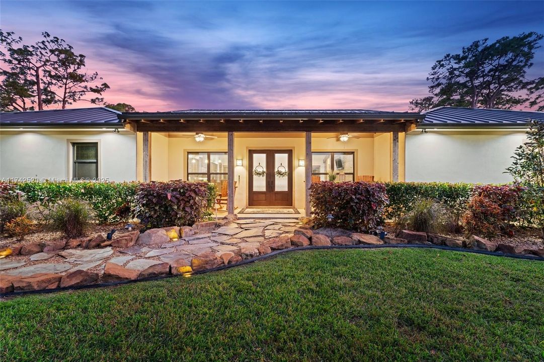 Recently Sold: $2,100,000 (4 beds, 3 baths, 2995 Square Feet)