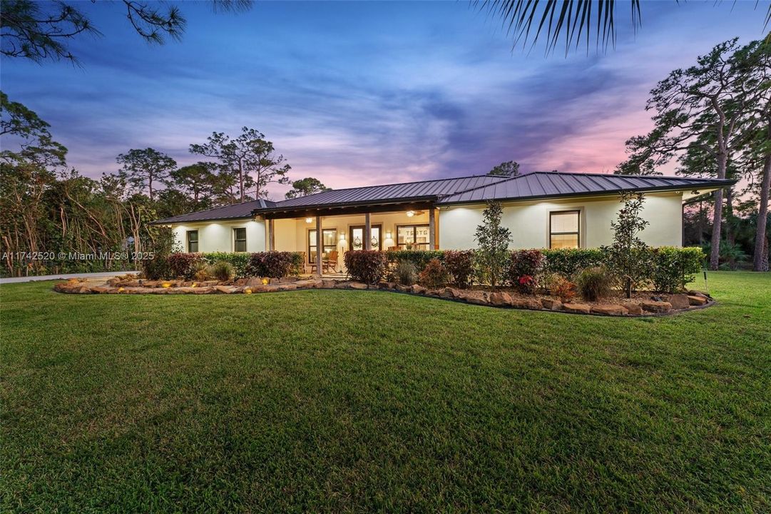 Recently Sold: $2,100,000 (4 beds, 3 baths, 2995 Square Feet)