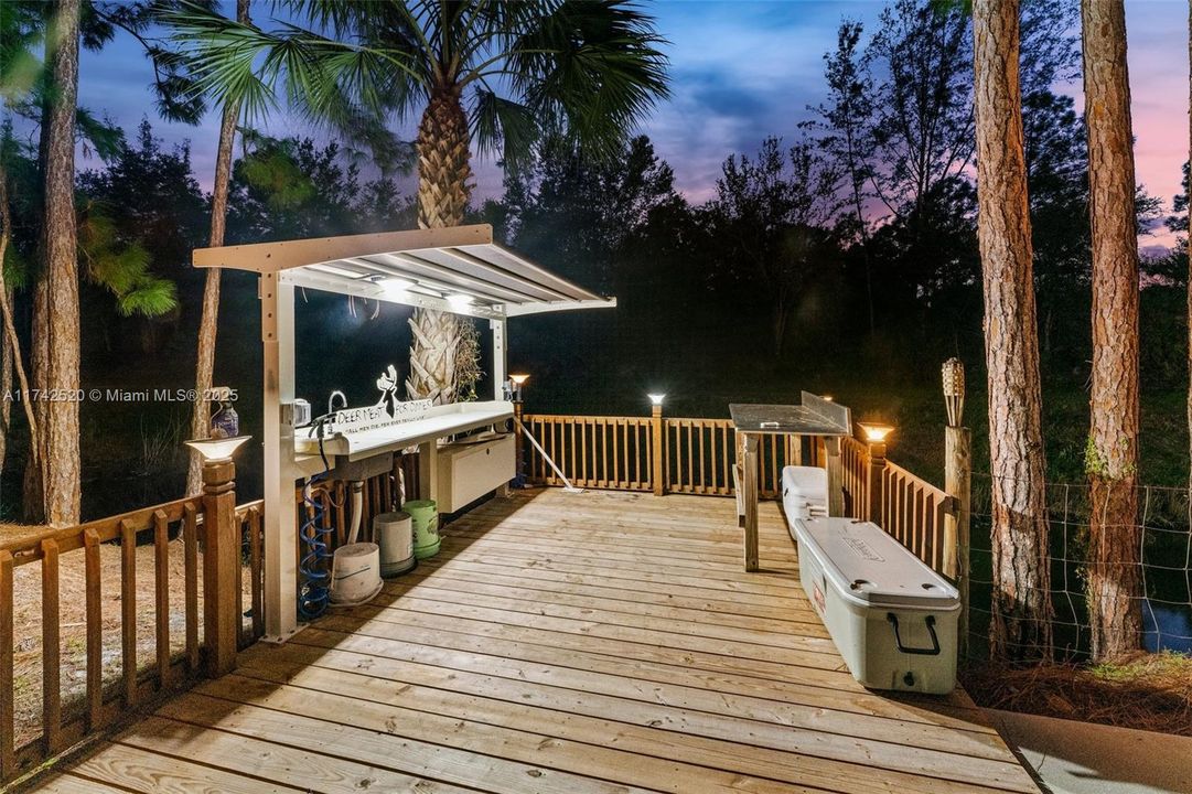 Recently Sold: $2,100,000 (4 beds, 3 baths, 2995 Square Feet)