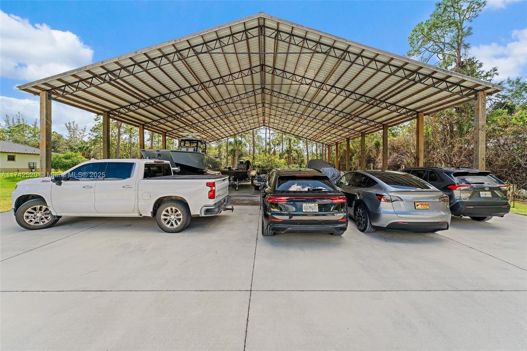 Recently Sold: $2,100,000 (4 beds, 3 baths, 2995 Square Feet)