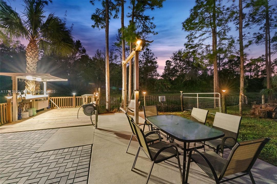 Recently Sold: $2,100,000 (4 beds, 3 baths, 2995 Square Feet)