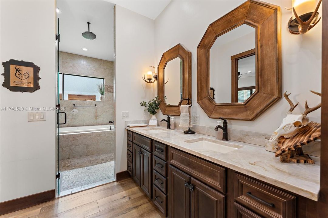 Recently Sold: $2,100,000 (4 beds, 3 baths, 2995 Square Feet)