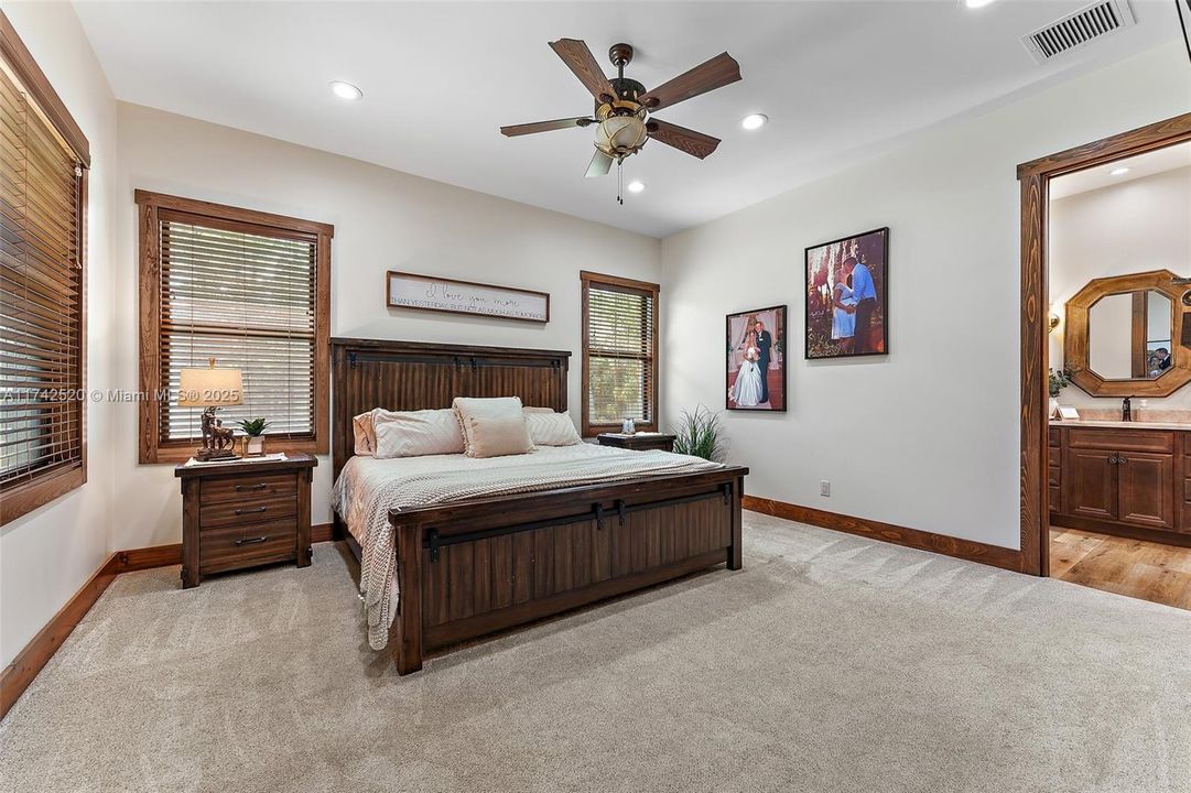 Recently Sold: $2,100,000 (4 beds, 3 baths, 2995 Square Feet)