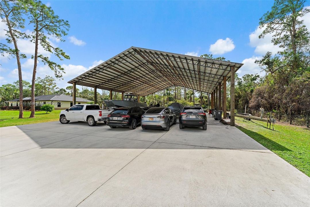 Recently Sold: $2,100,000 (4 beds, 3 baths, 2995 Square Feet)