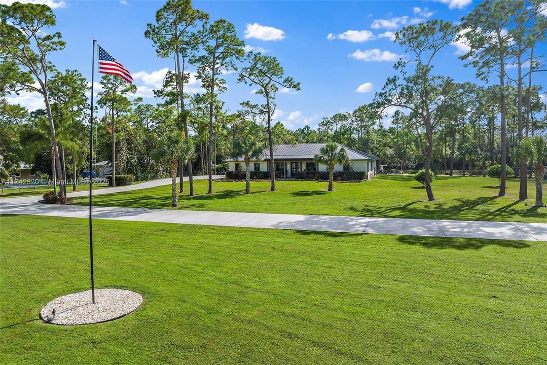 Recently Sold: $2,100,000 (4 beds, 3 baths, 2995 Square Feet)