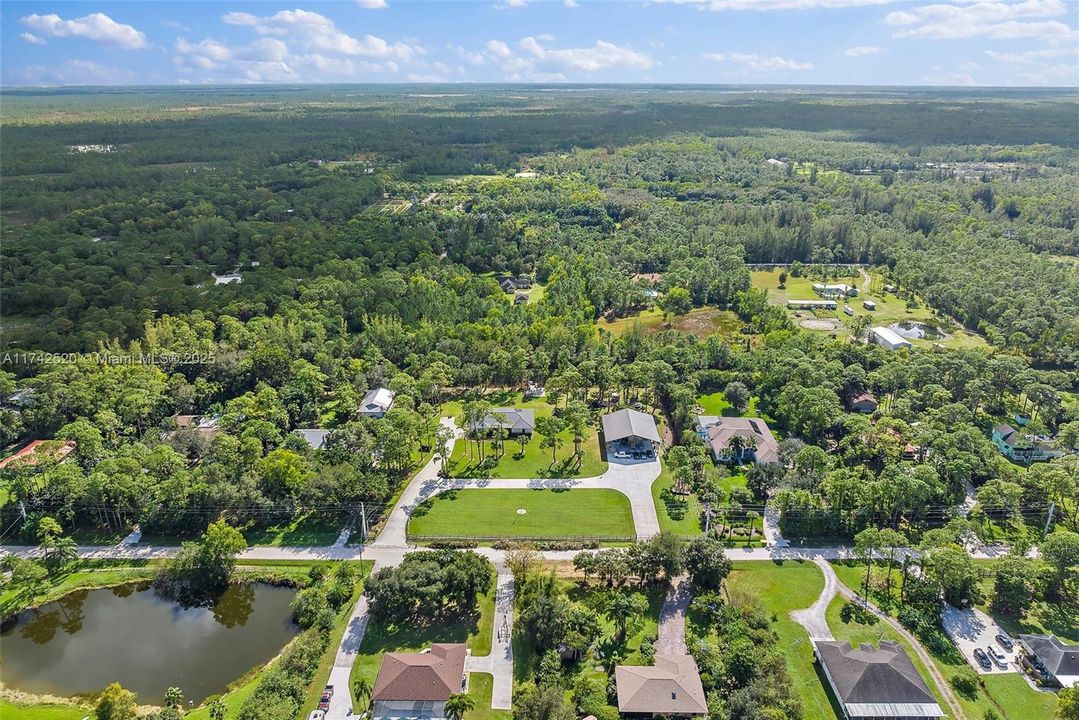 Recently Sold: $2,100,000 (4 beds, 3 baths, 2995 Square Feet)