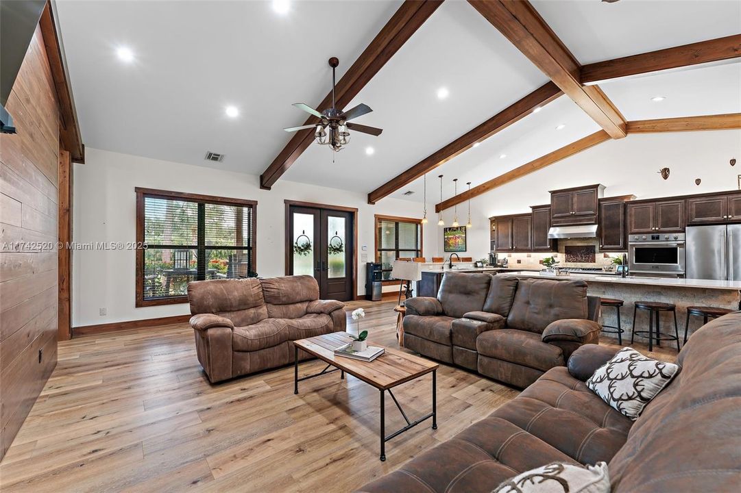 Recently Sold: $2,100,000 (4 beds, 3 baths, 2995 Square Feet)