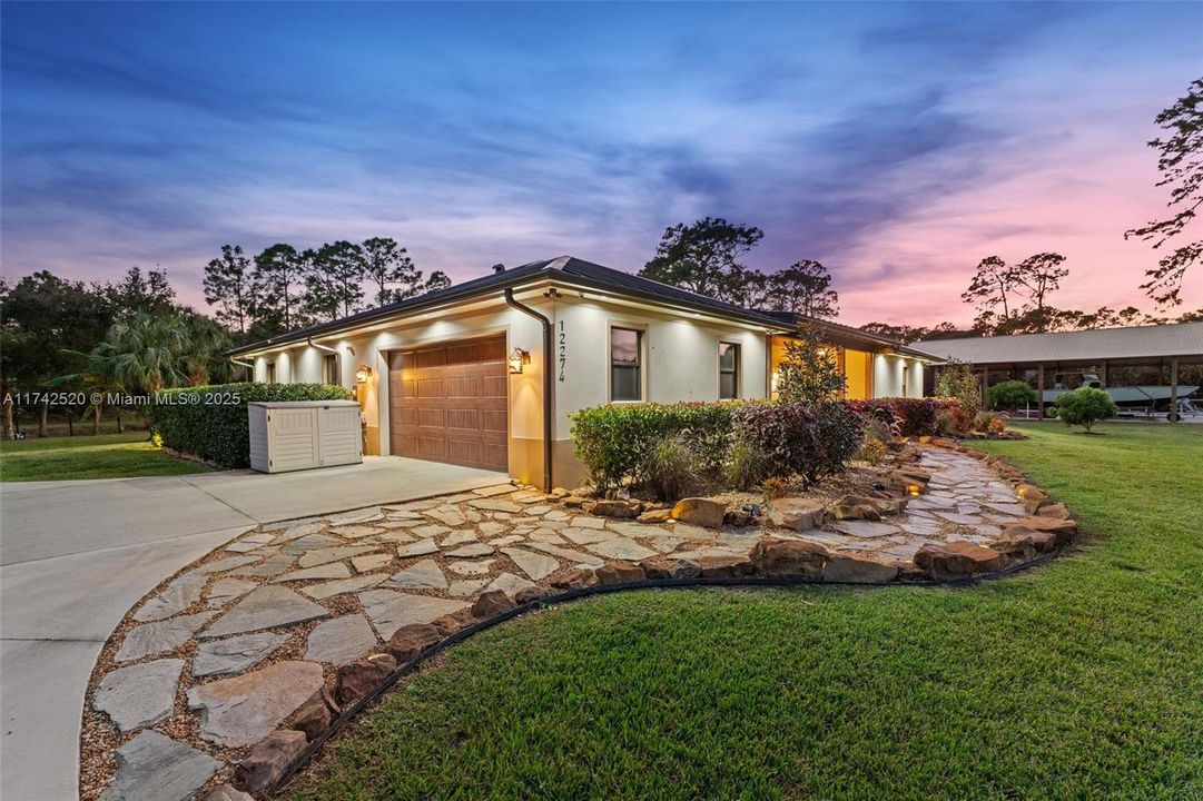 Recently Sold: $2,100,000 (4 beds, 3 baths, 2995 Square Feet)