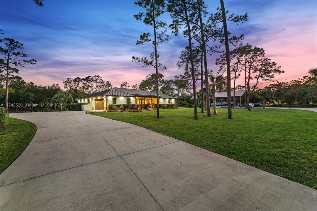 Recently Sold: $2,100,000 (4 beds, 3 baths, 2995 Square Feet)