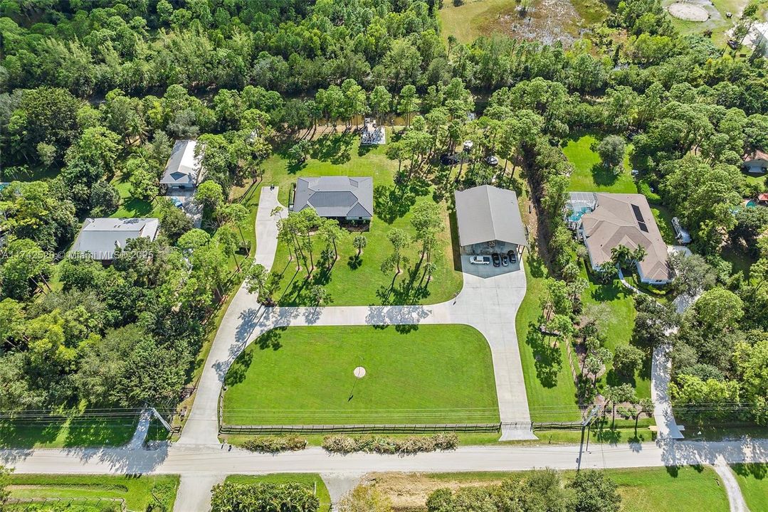 Recently Sold: $2,100,000 (4 beds, 3 baths, 2995 Square Feet)