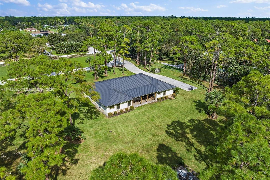 Recently Sold: $2,100,000 (4 beds, 3 baths, 2995 Square Feet)