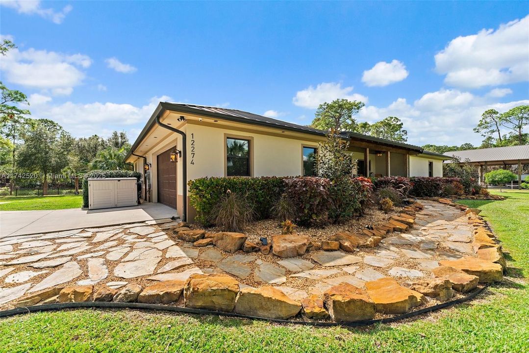 Recently Sold: $2,100,000 (4 beds, 3 baths, 2995 Square Feet)