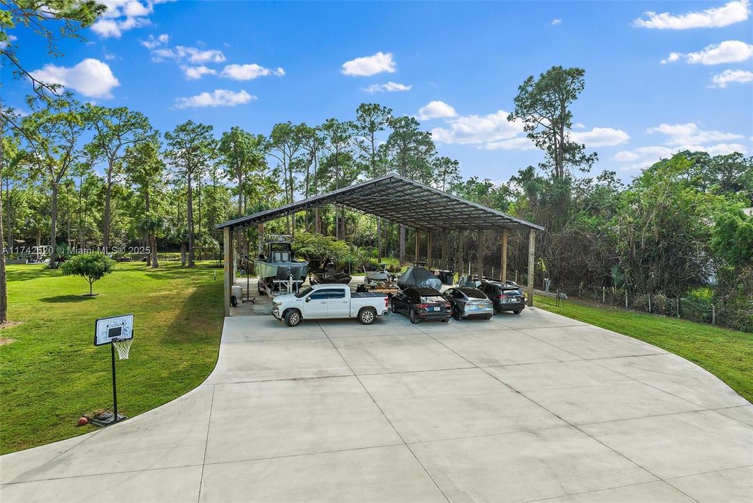 Recently Sold: $2,100,000 (4 beds, 3 baths, 2995 Square Feet)