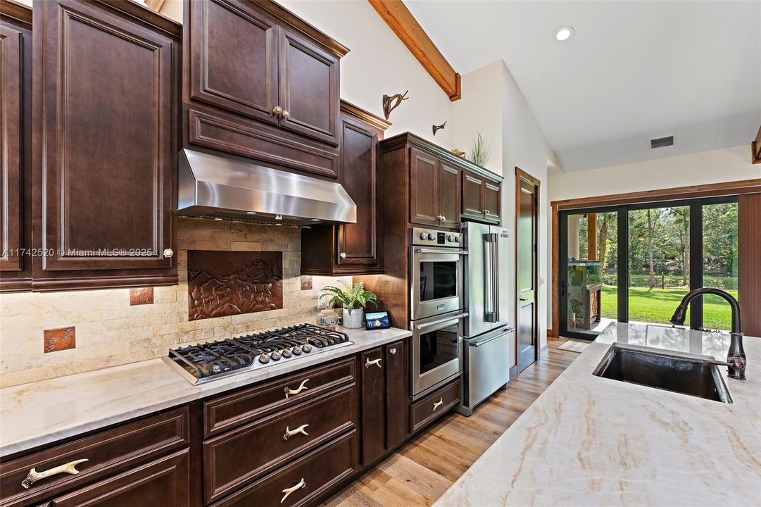 Recently Sold: $2,100,000 (4 beds, 3 baths, 2995 Square Feet)