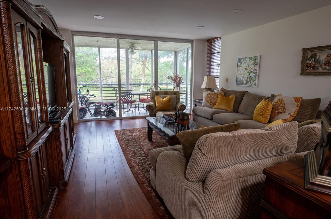 出租: $2,625 (3 贝兹, 3 浴室, 1620 平方英尺)