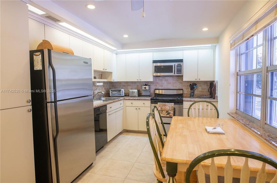 出租: $2,625 (3 贝兹, 3 浴室, 1620 平方英尺)